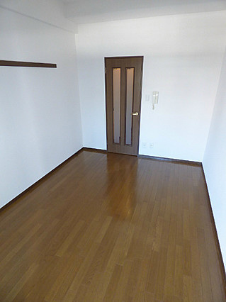 リーガル新神戸の居間・リビング