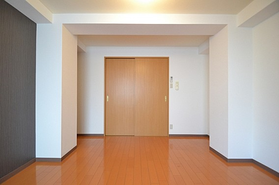 サントル花隈の洋室