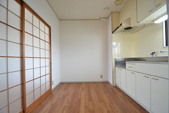 スカイハイツ五和の居間・リビング