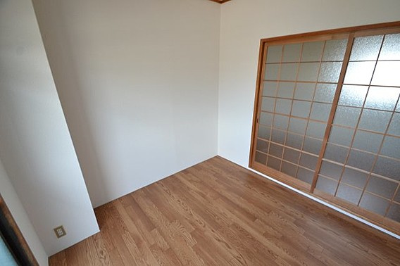 スカイハイツ五和の洋室
