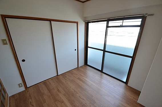 スカイハイツ五和の居間・リビング