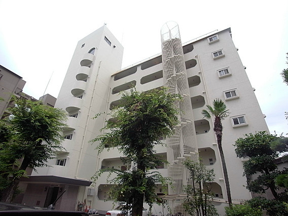 ガーデンハイツ魚崎の外観