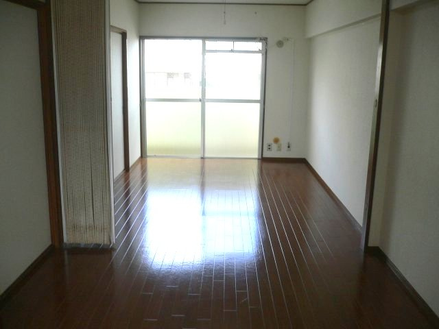 ガーデンハイツ魚崎の居間・リビング