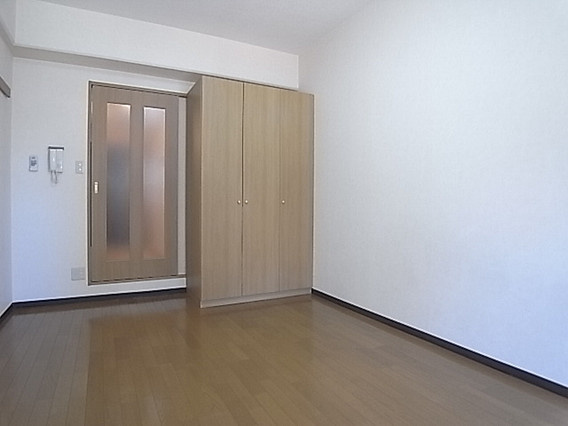 エスポワール三宮パート2の居間・リビング