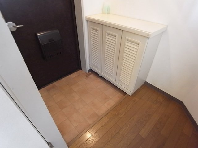 セントラルハイツ本山の玄関