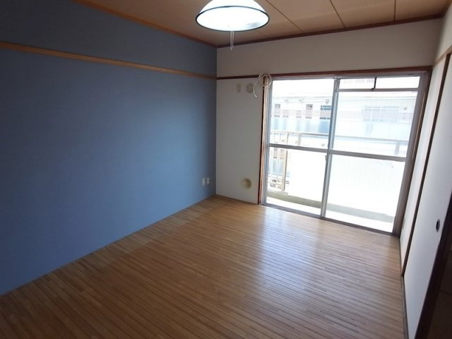 セントラルハイツ本山の居間・リビング