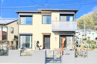 【外観】 | ◆町田市南大谷中古住宅◆ | ◆一戸建てを中心とした街並みが整然と続き、周辺は高い建物が建っていないので、緑の多い閑静な趣を感じる環境です。街並みや周辺環境も重要なポイントです！！