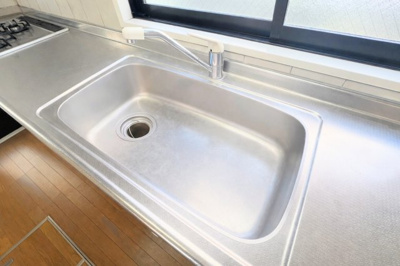 【キッチン】 | ◆町田市南大谷中古住宅◆ | ◆広々したキッチンシンク。洗い物が多い時にも快適にご利用いただけます。
