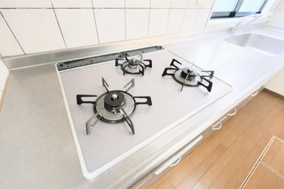 【キッチン】 | ◆町田市南大谷中古住宅◆ | ◆毎日使うものだからこそ、料理をする人にとって何口あるのかは重要なポイントですね！
