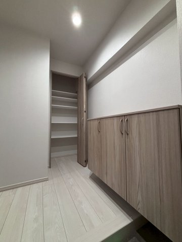 サンピア中島公園西棟の玄関