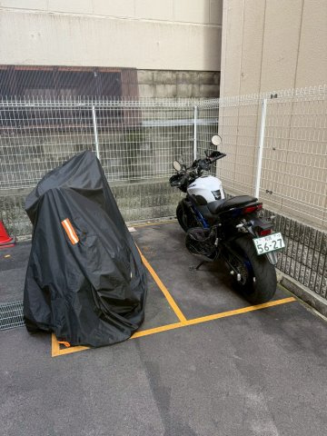 ザ・パーククロス阿波座の駐車場