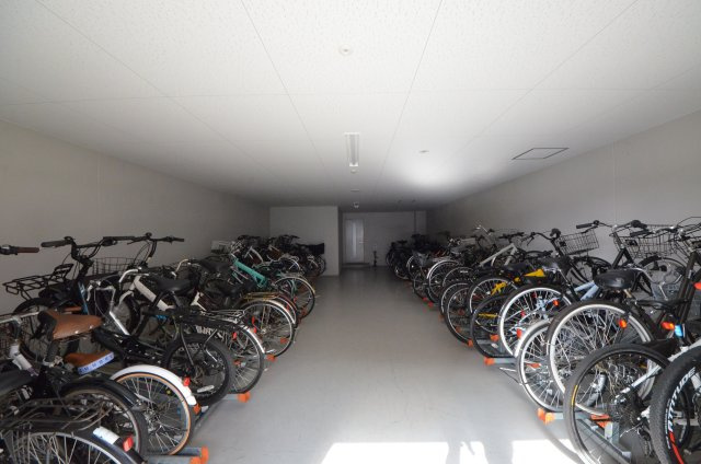 ヴェルディ三原駅東の駐車場