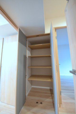 ライオンズマンション己斐本町の収納|廊下にも収納スペース有