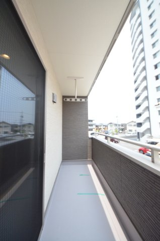 東原三丁目のバルコニー|バルコニーは屋根があるので急な雨でも安心です