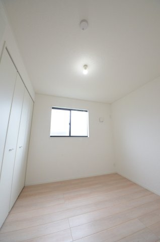 川内二丁目の洋室|全居室収納スペース有、お部屋が広く綺麗に使えます