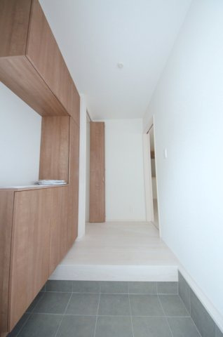 住吉二丁目の玄関|玄関には大容量のシューズボックスがあります