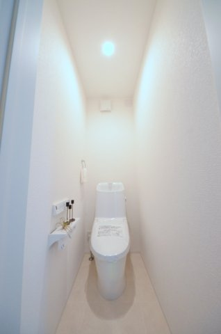 北大河町のトイレ|1階トイレ。勿論ウォシュレット付です。