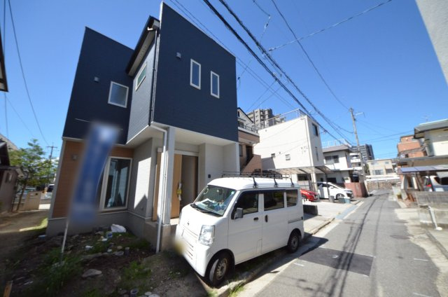 宇品御幸四丁目の前面道路含む現地写真|前面道路は交通量が少なく駐車楽々です