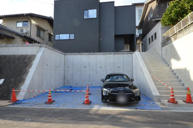 皆賀二丁目の駐車場|JR五日市駅徒歩14分
敷地広々55坪