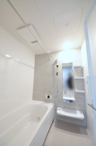 南観音一丁目の浴室|人気の換気乾燥暖房機付き。１坪タイプの大きなバスルームなので足を伸ばしてゆっくり湯船につかることができます