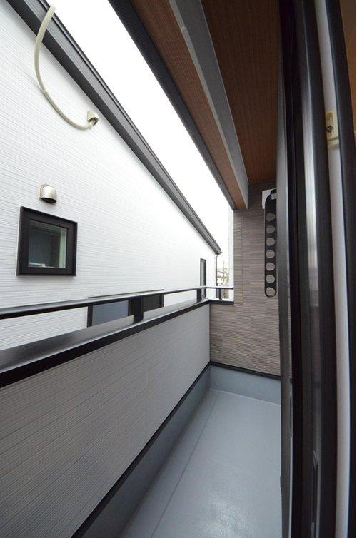 中野2丁目のバルコニー|南向きの広いバルコニー。陽当良好です。