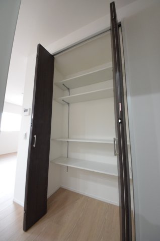 五日市町大字昭和台の収納|パントリースペース有