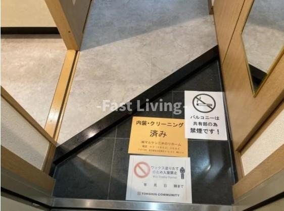 パレステュディオ御茶ノ水湯島駅前の玄関