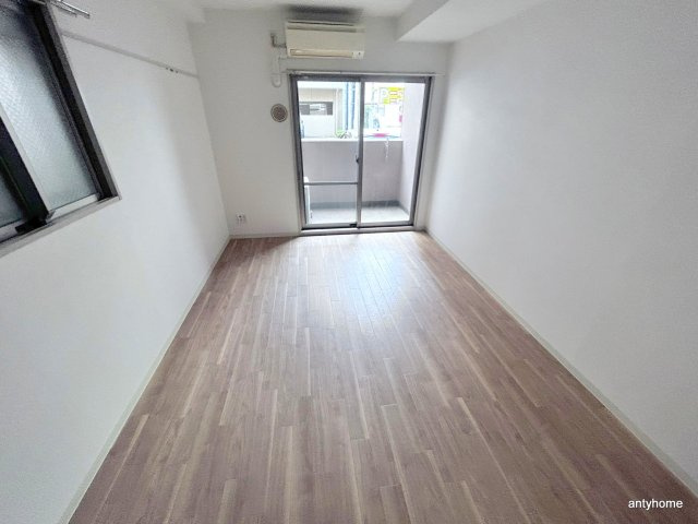 パセオ十三東　仲介手数料無料の居間・リビング