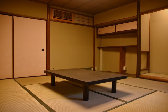 石塀小路 格式を継承する京町家の和室