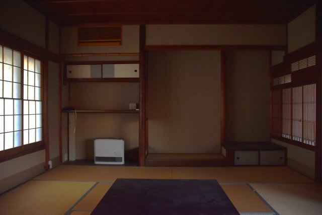 石塀小路 格式を継承する京町家の和室