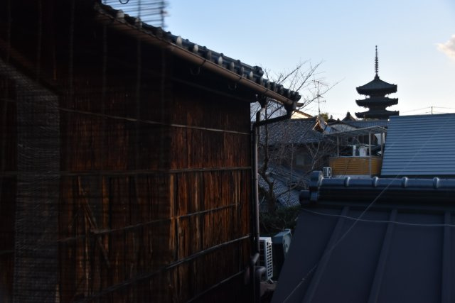 石塀小路 格式を継承する京町家の展望