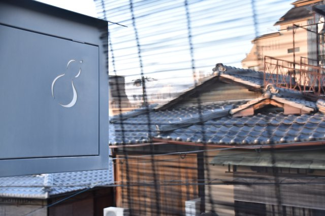 石塀小路 格式を継承する京町家の内装|瓢箪が旅館だった頃のマークだったようです