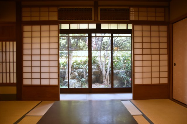 石塀小路 格式を継承する京町家の和室