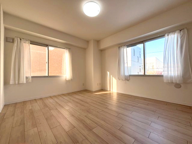 ジュエルコート白石中央の洋室