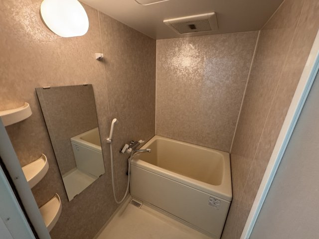 エルシア池田の浴室