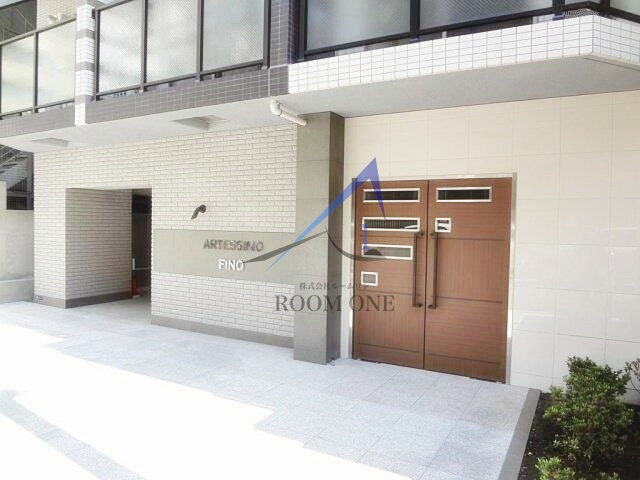 ＡＲＴＥＳＳＩＭＯ　ＦＩＮＯのエントランス|エントランスです。