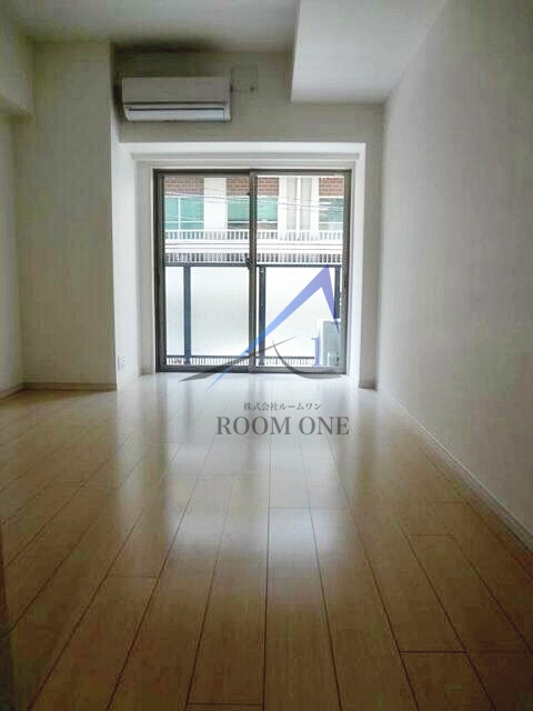 ＡＲＴＥＳＳＩＭＯ　ＦＩＮＯの居間・リビング|洋室のお部屋です。