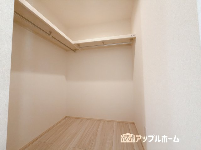 【新築住宅】深谷市萱場 第10期 全6棟の収納|玄関ホールにウォークインクローゼット