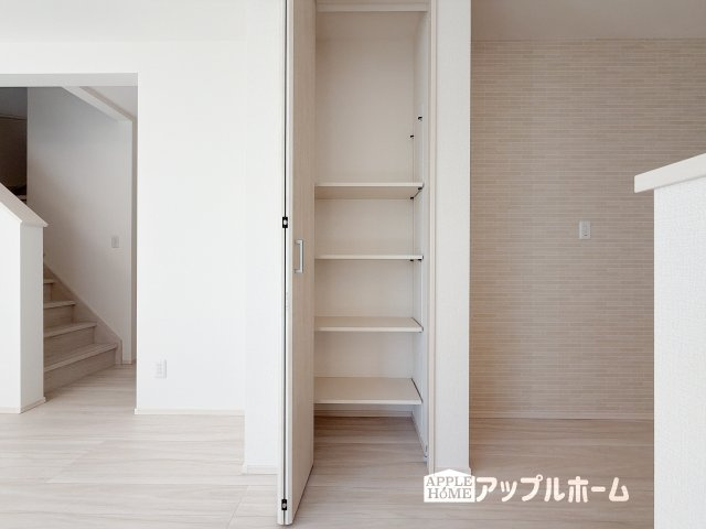 【新築住宅】深谷市萱場 第10期 全6棟の収納|キッチン横のパントリー