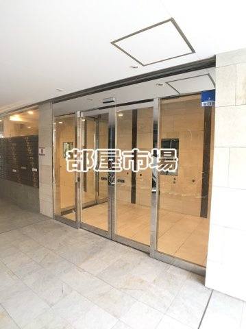 リバーレ浅草ウエストのエントランス