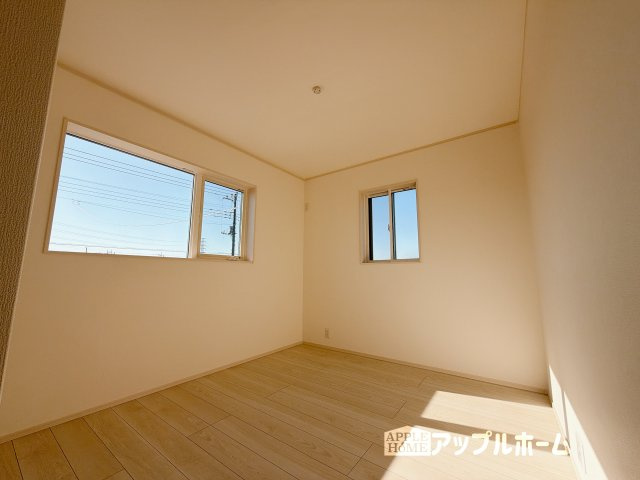 【新築住宅】深谷市下手計 全2区画の洋室|２階居室は全室収納あり！たっぷりある収納活用でお部屋もキレイを保てます♪