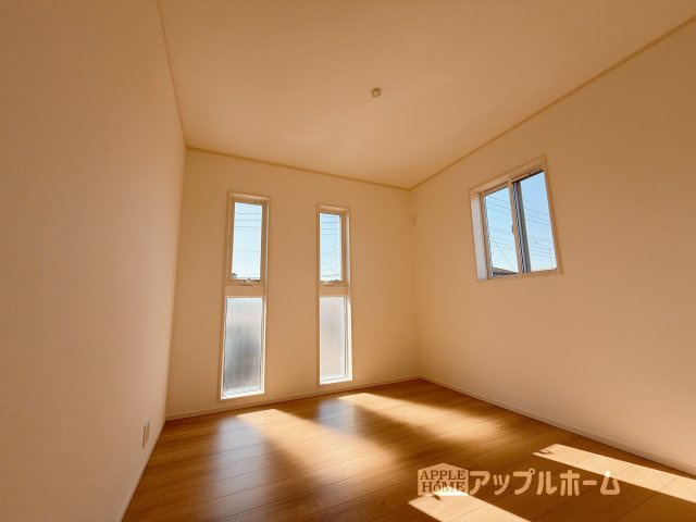 【新築住宅】深谷市普済寺 全8区画の洋室|２階居室は全室収納あり！たっぷりある収納活用でお部屋もキレイを保てます♪