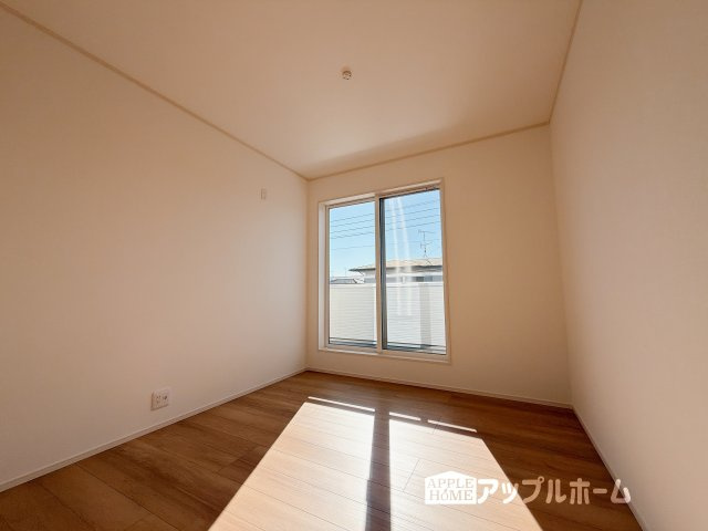 【新築住宅】深谷市普済寺 全8区画の洋室|２階居室は全室収納あり！たっぷりある収納活用でお部屋もキレイを保てます♪