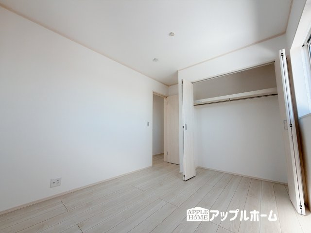 【新築住宅】深谷市普済寺 全8区画の洋室|２階居室は全室収納あり！たっぷりある収納活用でお部屋もキレイを保てます♪