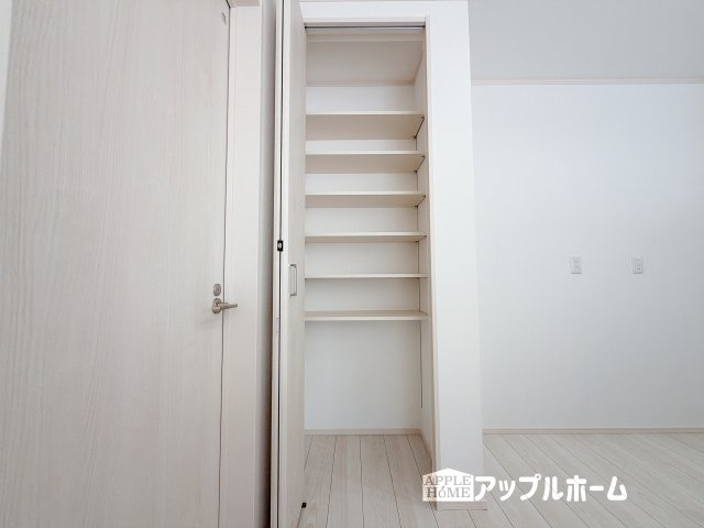 【新築住宅】深谷市普済寺 全8区画の収納|キッチンの収納も充実☆生活の質が向上すること間違いなしの充実設備です。