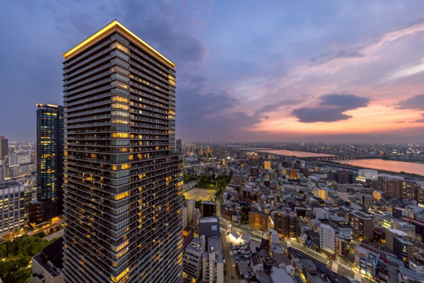 【浴室】 | ホテルライクなバスルーム。上質で機能的な洗面空間。