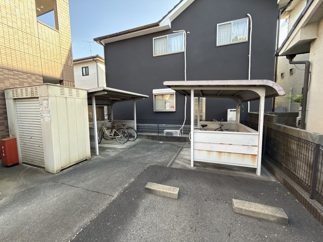 姫路市飾磨区構２丁目のハイツの駐車場