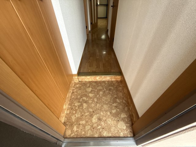 姫路市飾磨区構２丁目のハイツの玄関