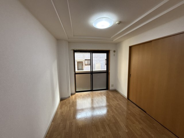 姫路市飾磨区構２丁目のハイツの洋室