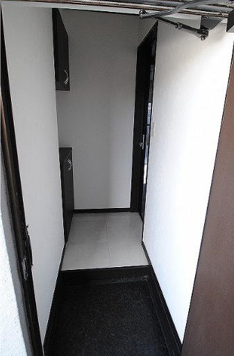 組坂ビル9の玄関